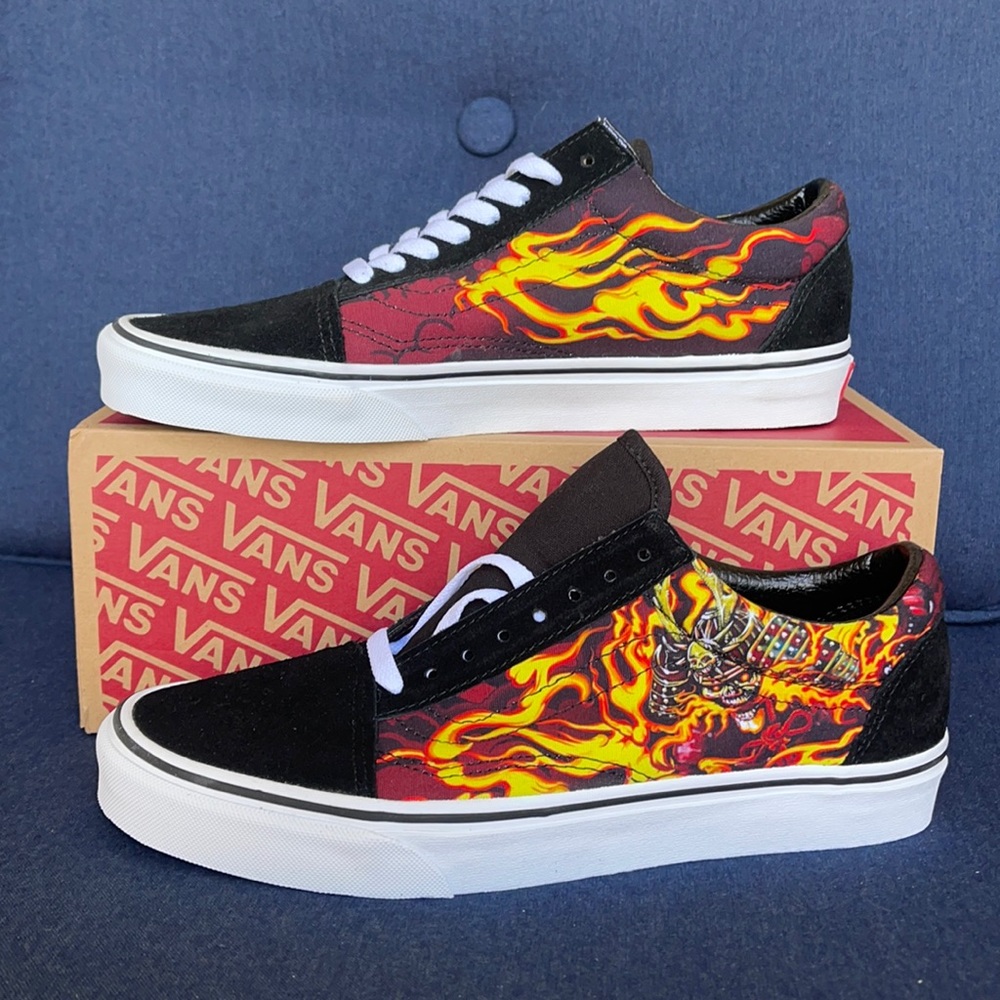 Vans WMNS Old Skool Samurai Rising Black/True White Sneakers - Picture 2 of 16